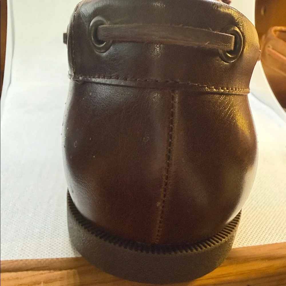 Tommy Hilfiger elegant brown